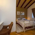 Whitestone Villa *