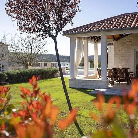 Whitestone * Šibenik