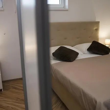 Whitestone * Šibenik