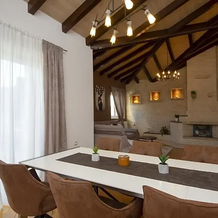 Vila Whitestone